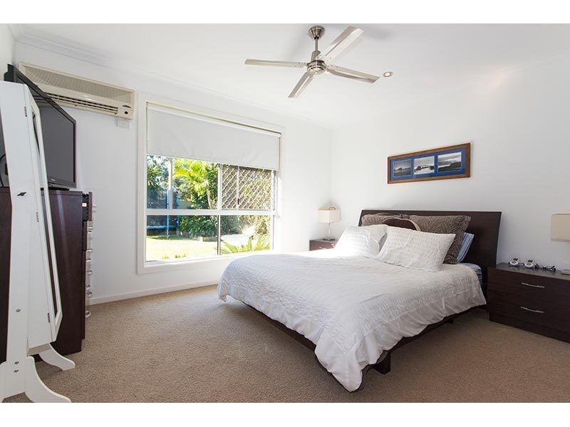 42 Slatyer Avenue, Bundall QLD 4217