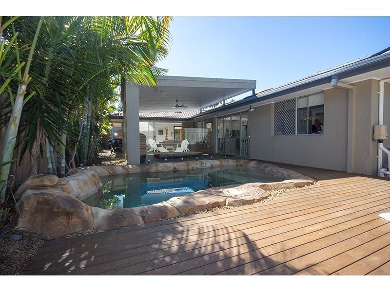 42 Slatyer Avenue, Bundall QLD 4217