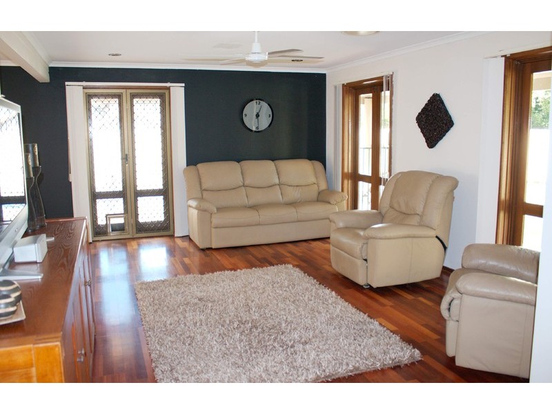 4 Nerang River Drive, Nerang QLD 4211