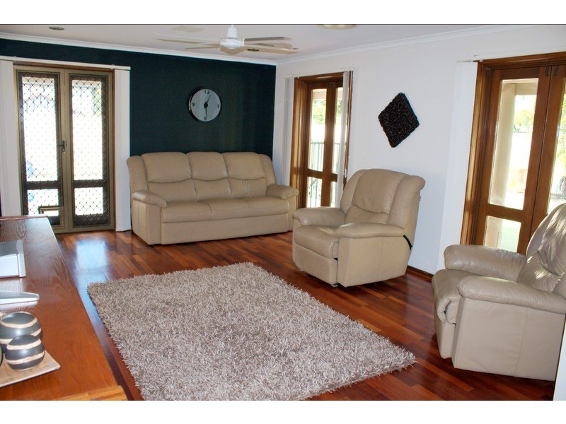 4 Nerang River Drive, Nerang QLD 4211