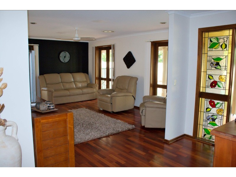 4 Nerang River Drive, Nerang QLD 4211