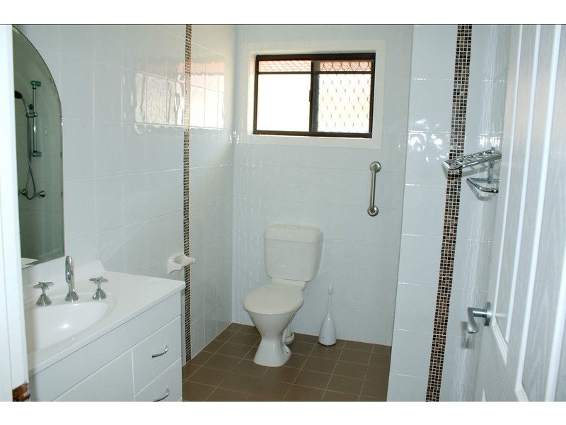 4 Nerang River Drive, Nerang QLD 4211