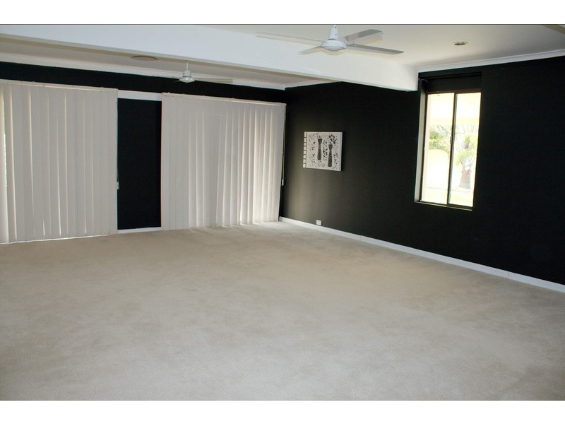 4 Nerang River Drive, Nerang QLD 4211