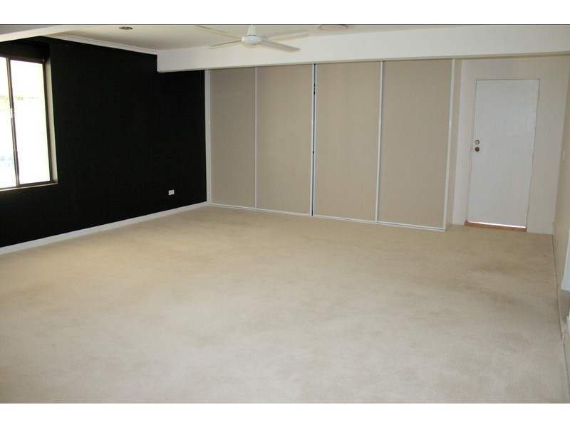 4 Nerang River Drive, Nerang QLD 4211