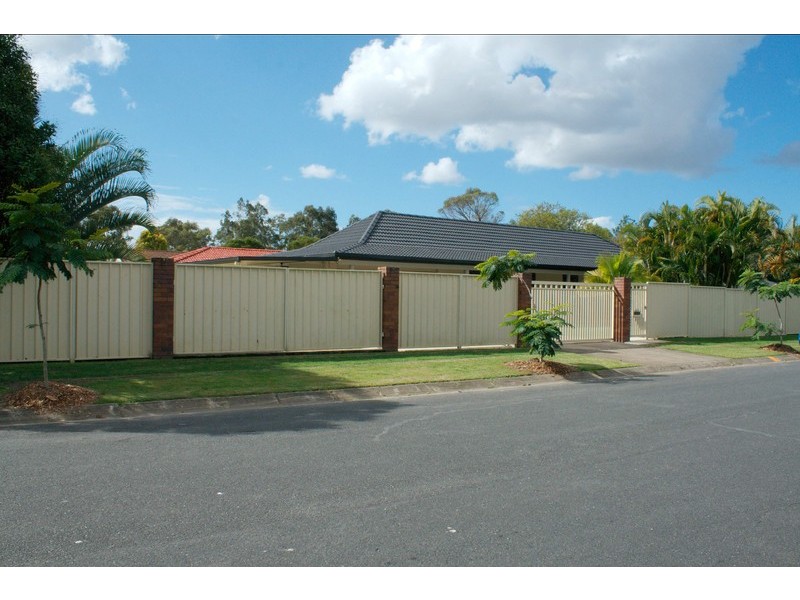 4 Nerang River Drive, Nerang QLD 4211