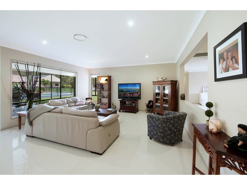 41 Lagoon Park Drive, Maudsland QLD 4210