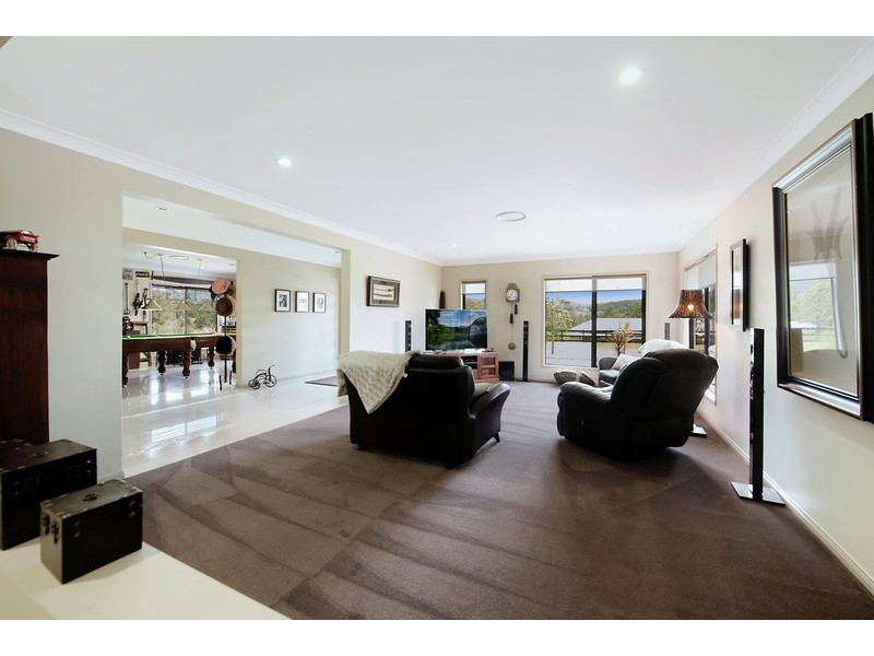 41 Lagoon Park Drive, Maudsland QLD 4210