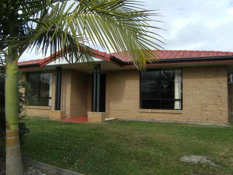 27 Buffalo Crescent, Pacific Pines QLD 4211