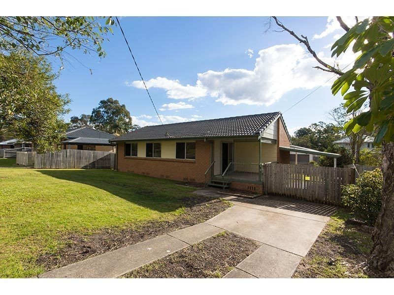 39 Brier Crecent, Varsity Lakes QLD 4227