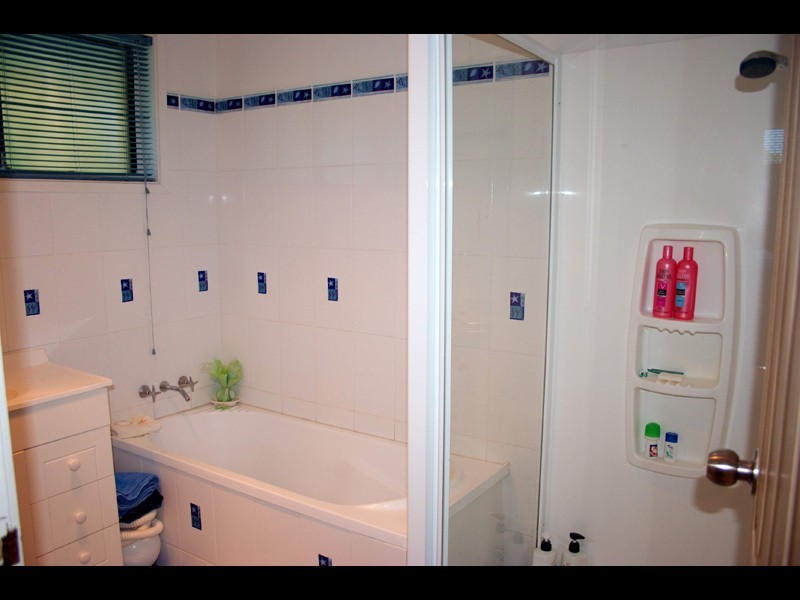 3 Rosella Court, Carrara QLD 4211