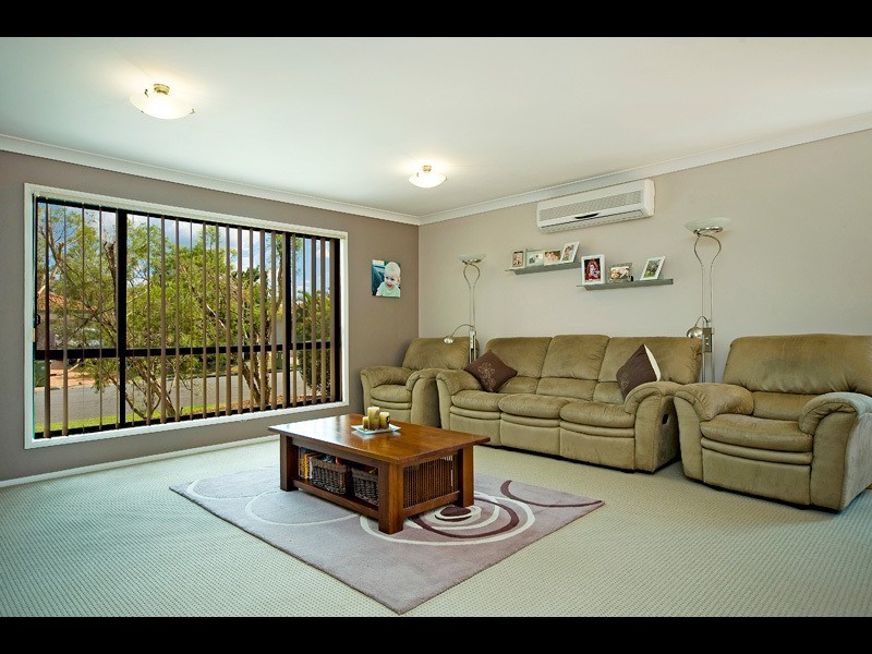 36 Marble Arch Place, Arundel QLD 4214