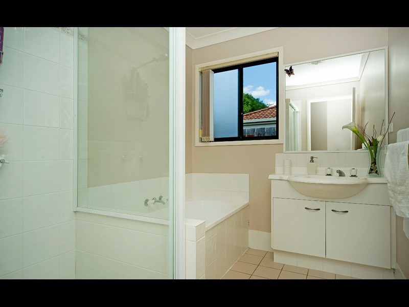 36 Marble Arch Place, Arundel QLD 4214
