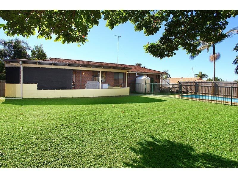 8 Lexington Drive, Worongary QLD 4213