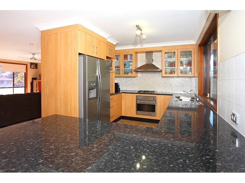 8 Lexington Drive, Worongary QLD 4213