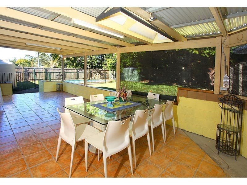 8 Lexington Drive, Worongary QLD 4213