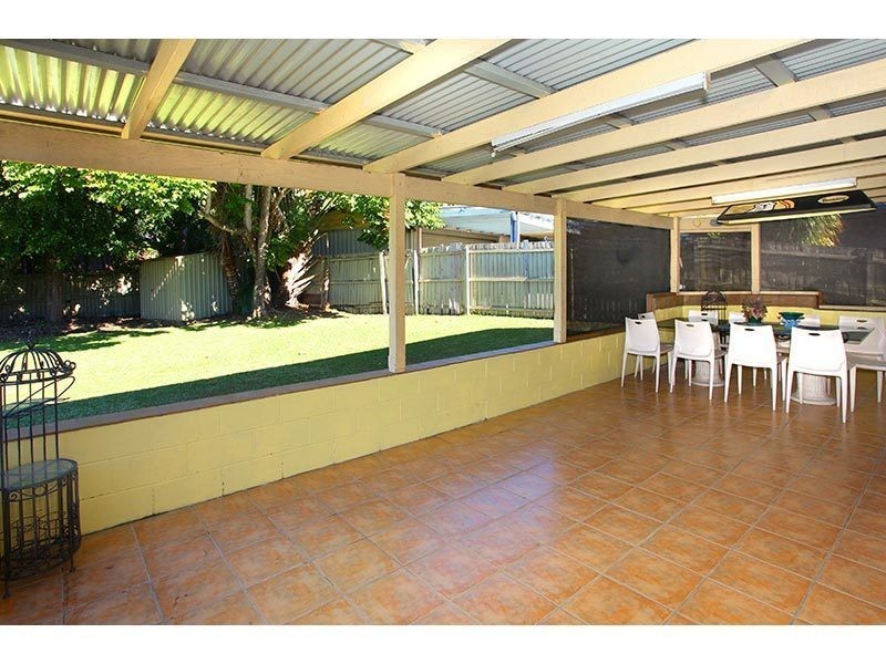 8 Lexington Drive, Worongary QLD 4213