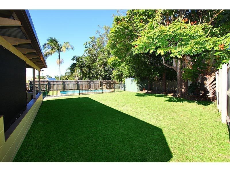 8 Lexington Drive, Worongary QLD 4213