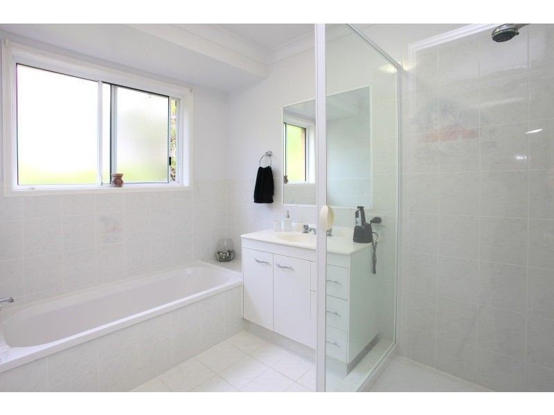 3 Trafalgar Street, Highland Park QLD 4211