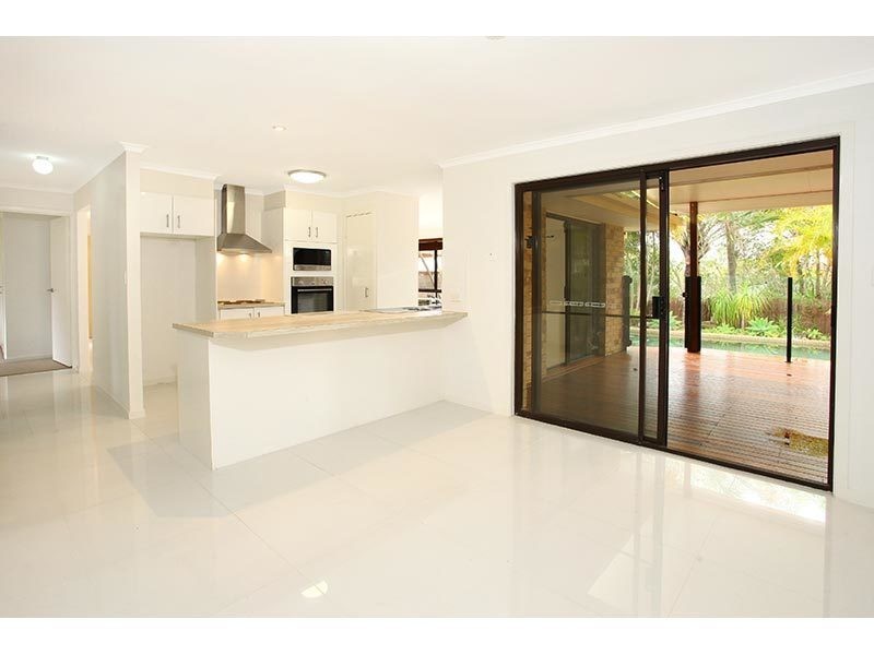 6 Pauline Place, Highland Park QLD 4211