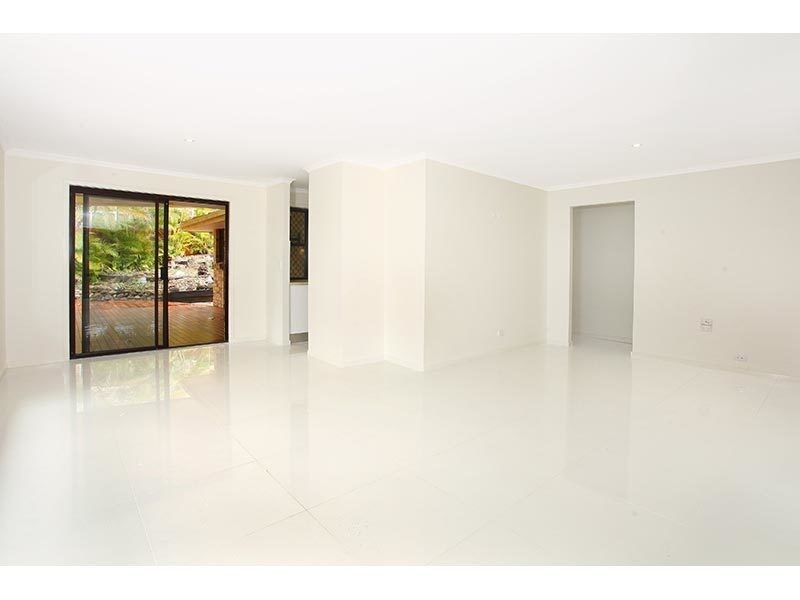 6 Pauline Place, Highland Park QLD 4211