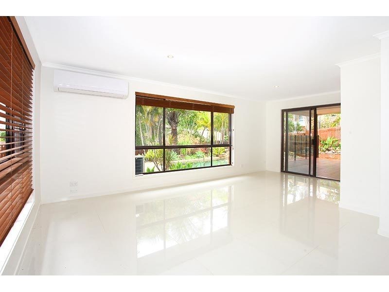 6 Pauline Place, Highland Park QLD 4211