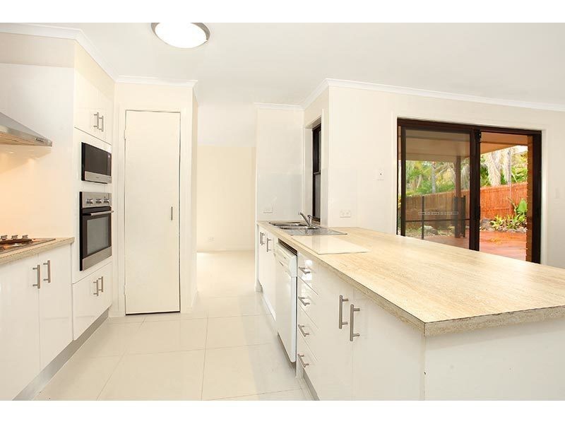 6 Pauline Place, Highland Park QLD 4211
