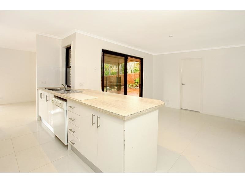 6 Pauline Place, Highland Park QLD 4211