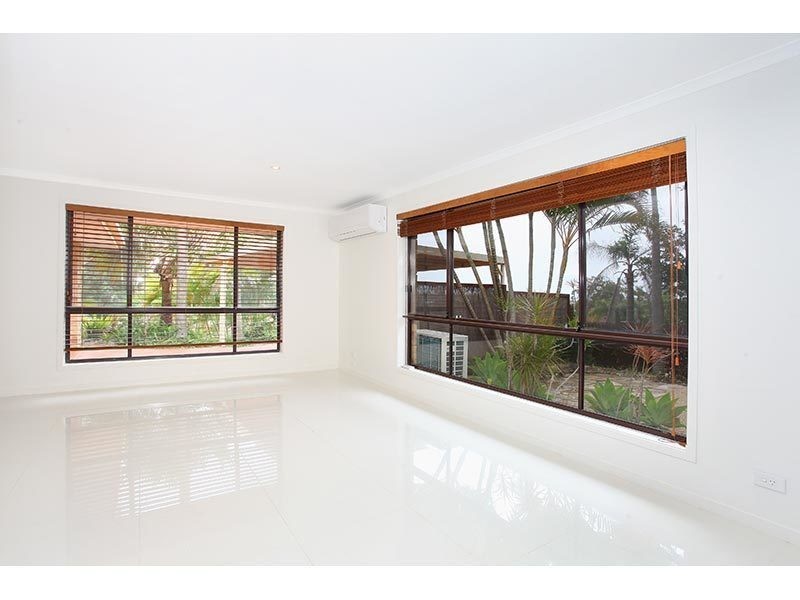 6 Pauline Place, Highland Park QLD 4211