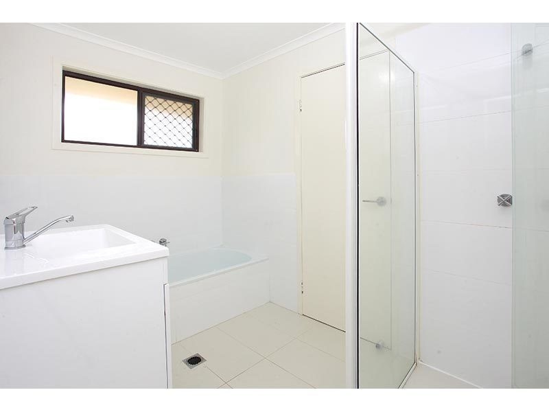 6 Pauline Place, Highland Park QLD 4211