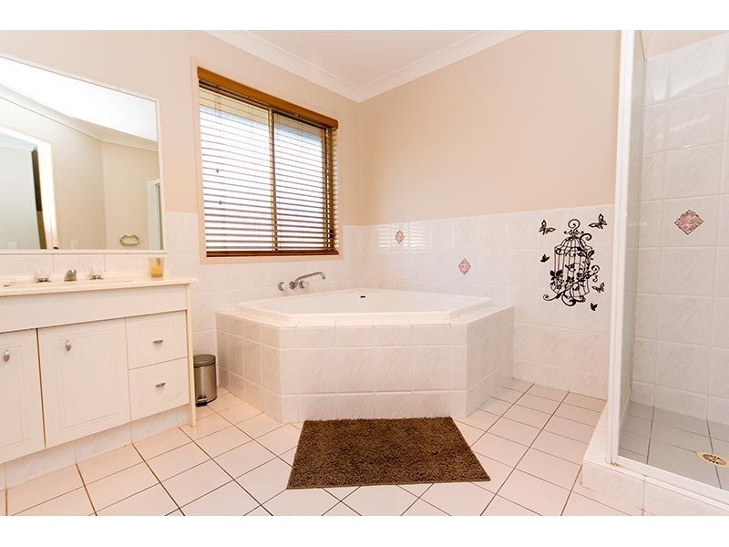 33 Riverpark Drive, Nerang QLD 4211