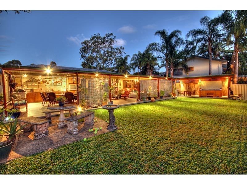 11 Bartlett Avenue, Nerang QLD 4211