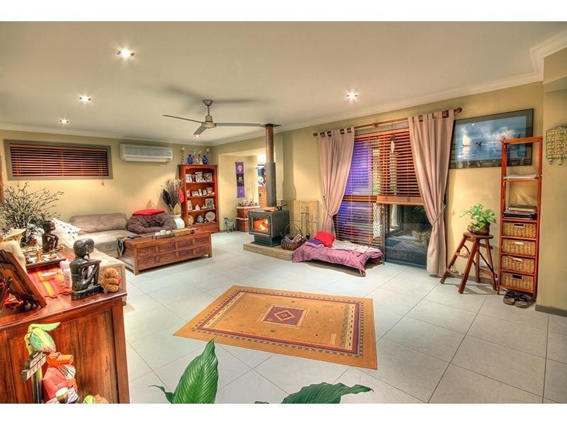 11 Bartlett Avenue, Nerang QLD 4211