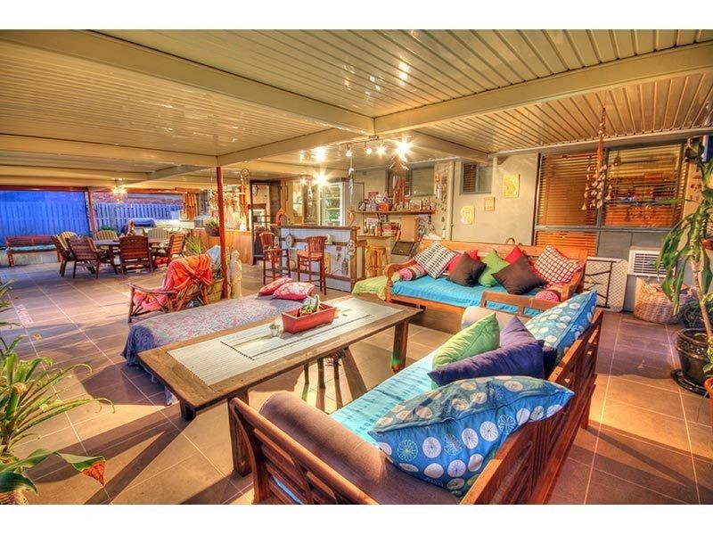 11 Bartlett Avenue, Nerang QLD 4211