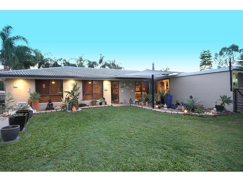 11 Bartlett Avenue, Nerang QLD 4211