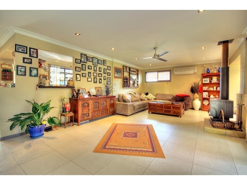 11 Bartlett Avenue, Nerang QLD 4211