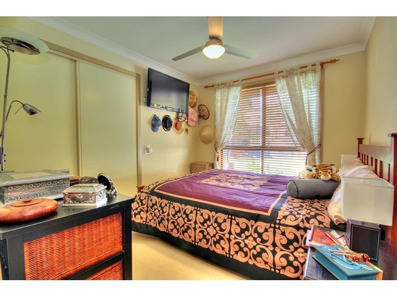 11 Bartlett Avenue, Nerang QLD 4211