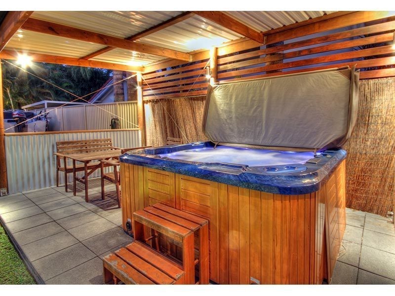 11 Bartlett Avenue, Nerang QLD 4211