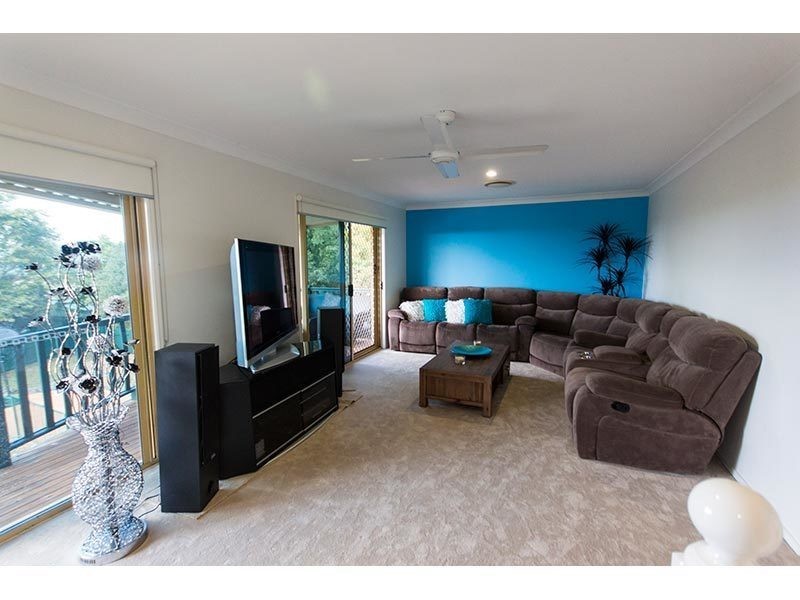 4 Bellavista Close, Highland Park QLD 4211