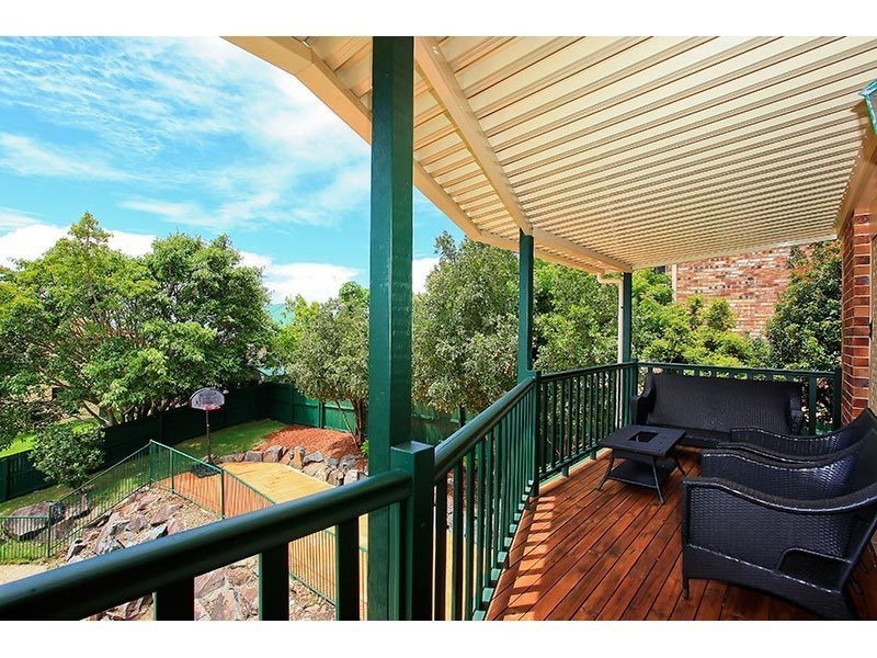 4 Bellavista Close, Highland Park QLD 4211