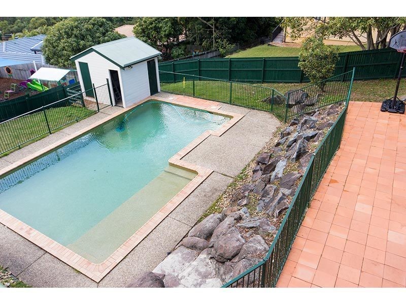 4 Bellavista Close, Highland Park QLD 4211