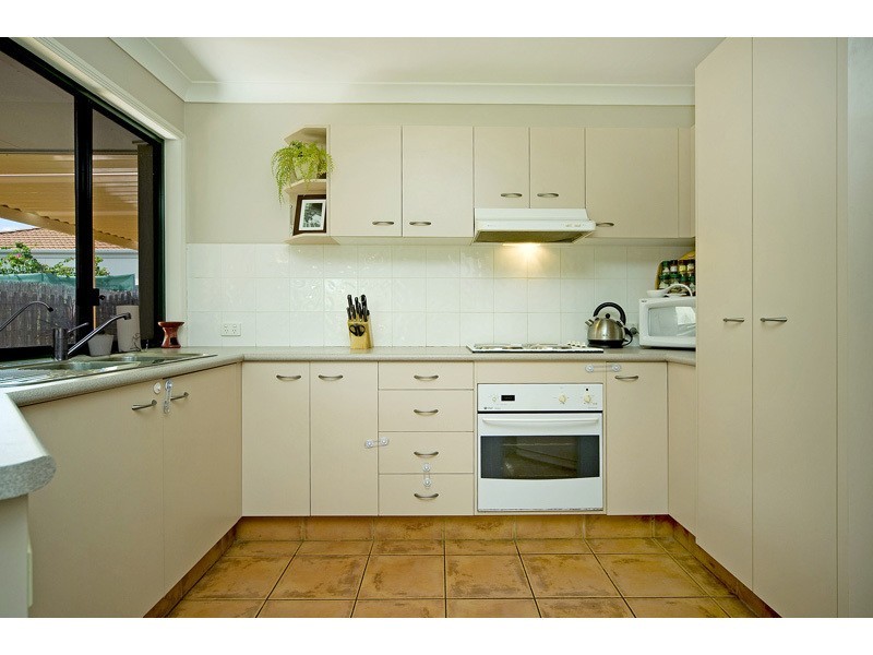 36 Marble Arch Place, Arundel QLD 4214