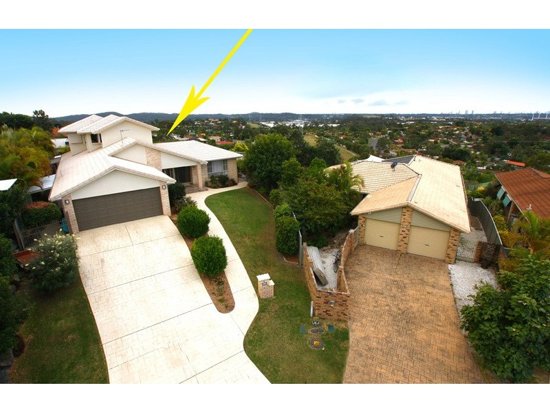 4 Nairn Court, Highland Park QLD 4211