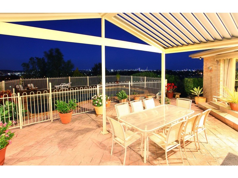 4 Nairn Court, Highland Park QLD 4211