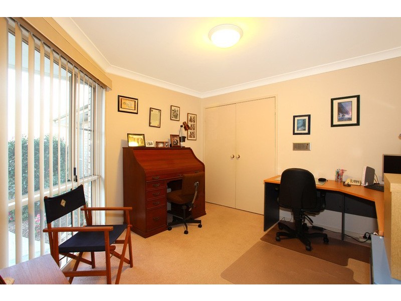 4 Nairn Court, Highland Park QLD 4211