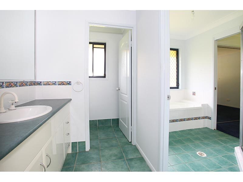 10 Ibrox Park Court, Nerang QLD 4211