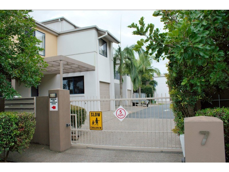 3/7 Bowden Court, Nerang QLD 4211