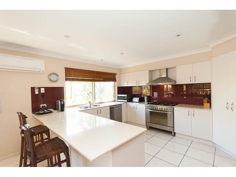 56 Tara Vista Boulevard, Highland Park QLD 4211