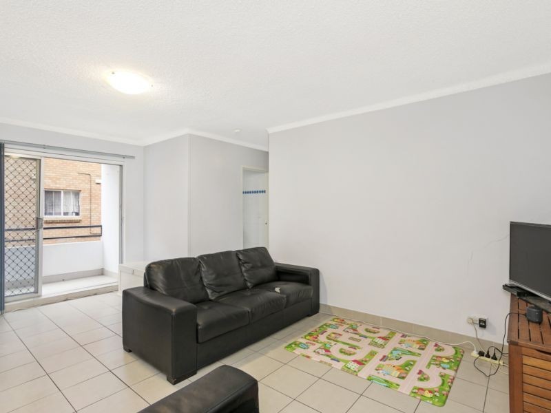 10 Drummond St, Warwick Farm NSW 2170