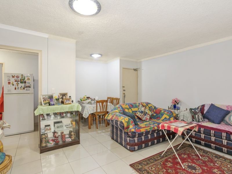 10 Drummond St, Warwick Farm NSW 2170