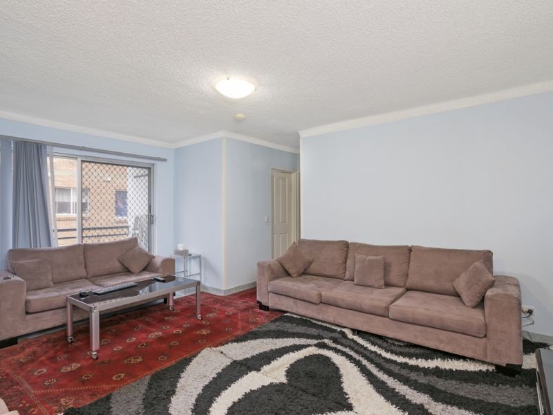 10 Drummond St, Warwick Farm NSW 2170